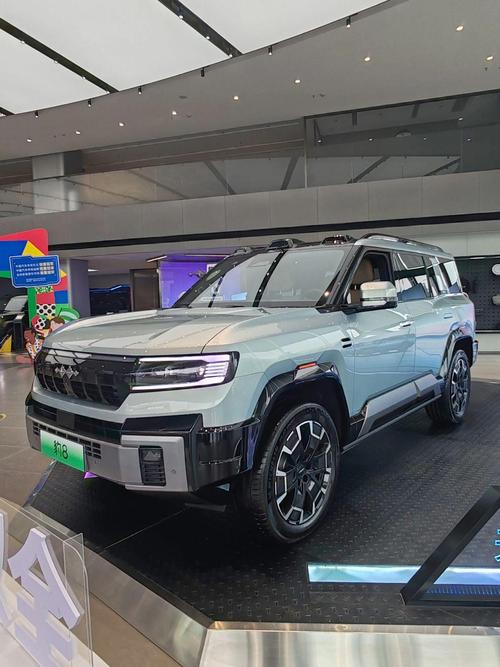 重庆271比亚迪方程豹硬派越野的爆款，英菲尼迪35周年与你共成长